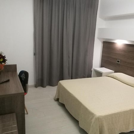 Hotel Miramare Ciro Marina Exterior photo
