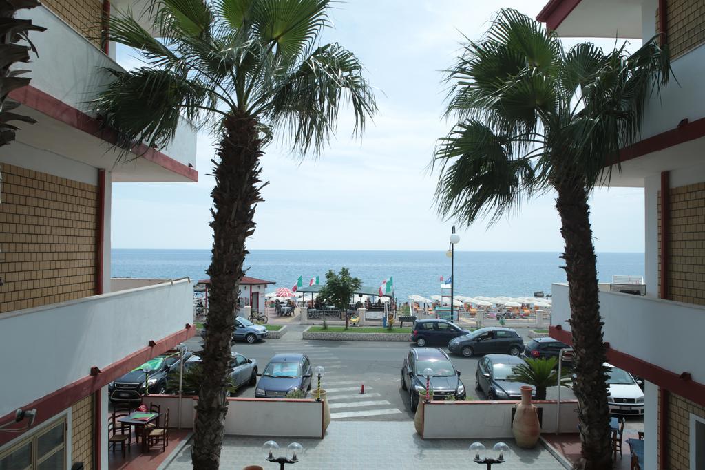 Hotel Miramare Ciro Marina Exterior photo