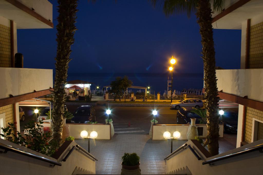 Hotel Miramare Ciro Marina Exterior photo