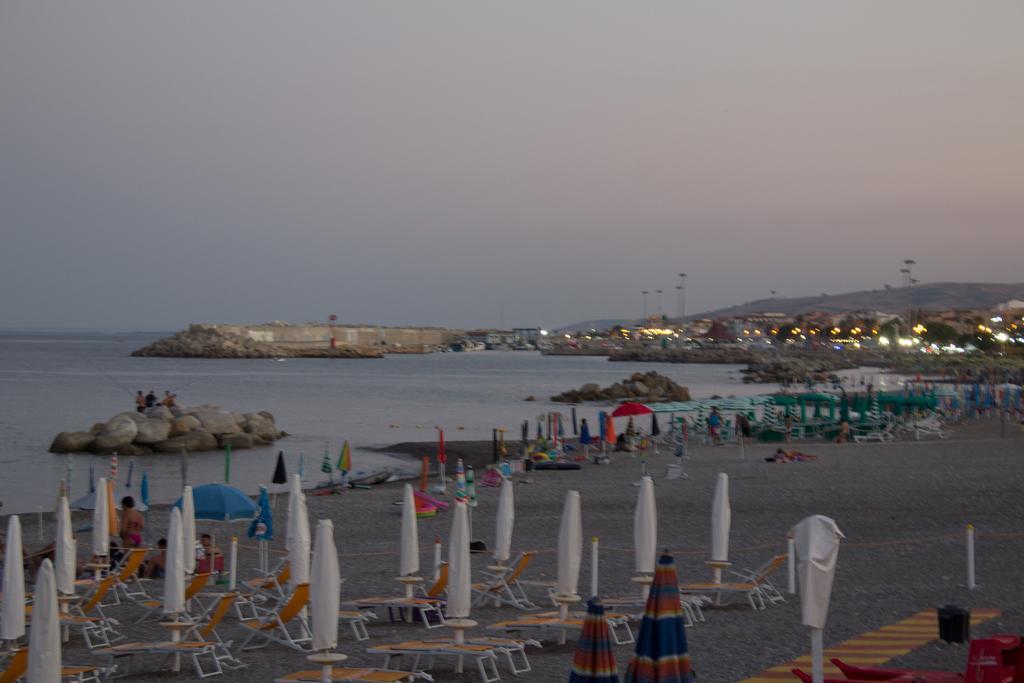 Hotel Miramare Ciro Marina Exterior photo