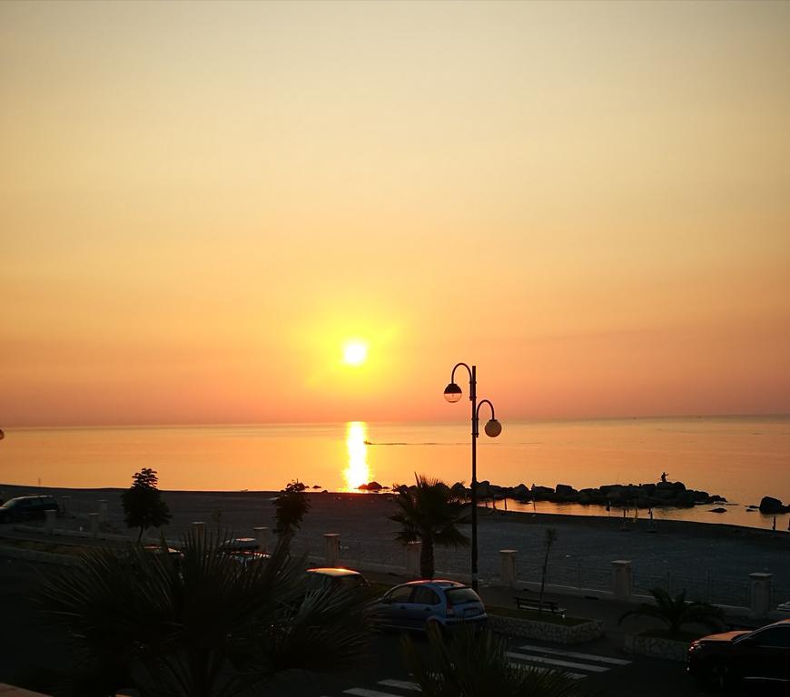 Hotel Miramare Ciro Marina Exterior photo