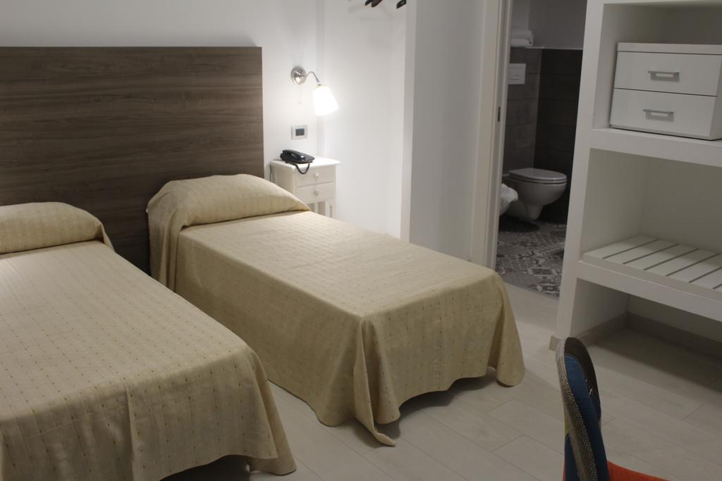 Hotel Miramare Ciro Marina Exterior photo