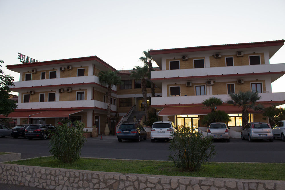 Hotel Miramare Ciro Marina Exterior photo