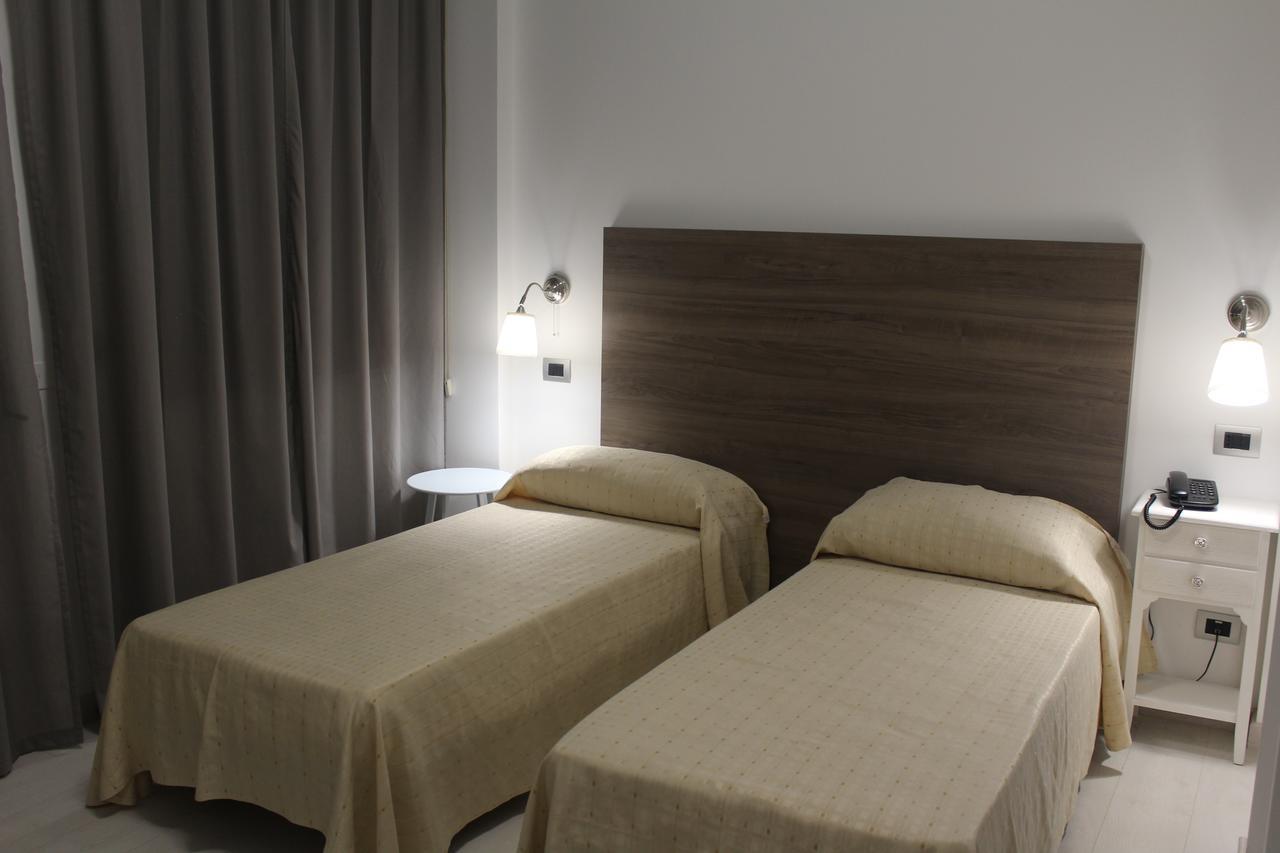 Hotel Miramare Ciro Marina Exterior photo